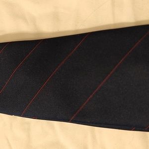 Oscar de la Renta tie navy with red stripes
